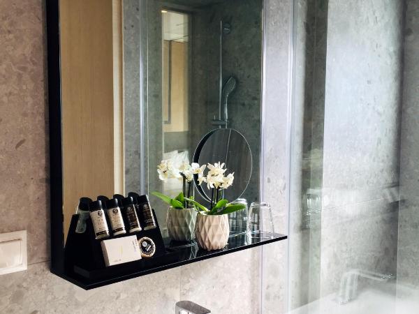 Urban Frame Plaka : photo 7 de la chambre chambre double premium avec balcon privé - vue sur ville