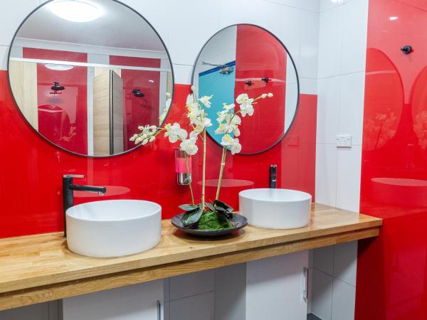 Mad Monkey Hostel Coogee Beach : photo 3 de la chambre bed in 10 bed mixed dorm with balcony (ages 18 - 40 years only)