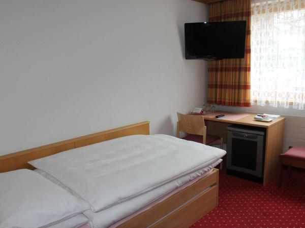 Hotel Metropol & Spa Zermatt : photo 3 de la chambre chambre simple - côté rivière