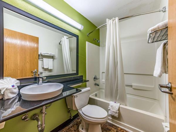 Motel 6-Charlotte, NC - University : photo 7 de la chambre chambre lit queen-size - non-fumeurs