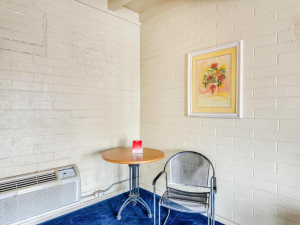 OYO Oasis Motel Las Vegas I-15 : photo 6 de la chambre chambre lit king-size