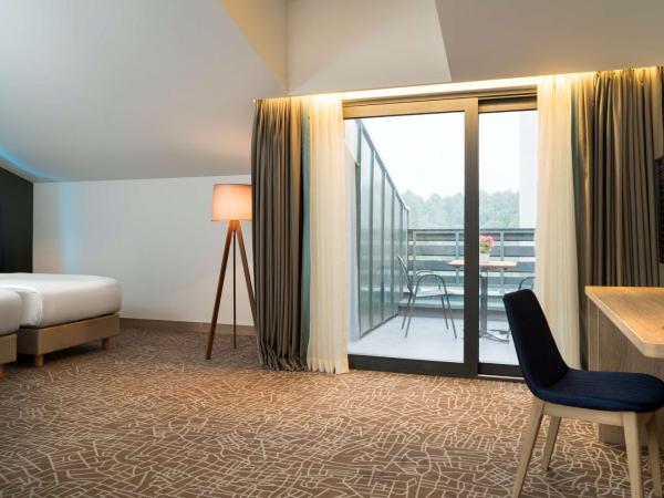 Park Inn by Radisson Istanbul Airport Odayeri : photo 1 de la chambre suite - vue sur forêt