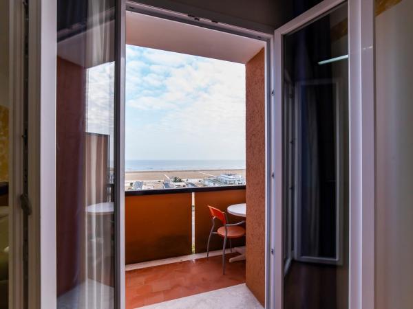 Park Hotel : photo 3 de la chambre chambre quadruple