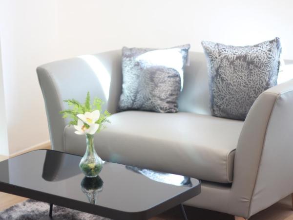 The Square 101 : photo 4 de la chambre suite