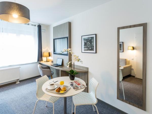Nemea Appart Hotel Elypseo Strasbourg Port : photo 4 de la chambre appartement