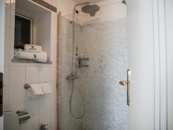 Villa Le Terrazze Charming Rooms : photo 4 de la chambre chambre double classique