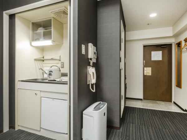 HOTEL MYSTAYS Otemae : photo 2 de la chambre double room with small double bed - smoking - house keeping is optional with additional cost