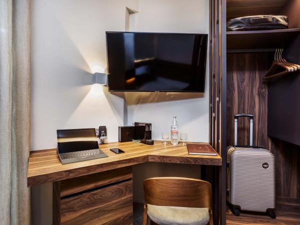 Imperial Plus Urban Smart Hotel Thessaloniki : photo 3 de la chambre hébergement simple Économique - vue sur court arrière