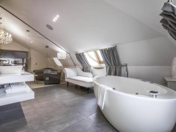 Hotel Hoffmeister : photo 3 de la chambre suite de luxe avec minibar gratuit