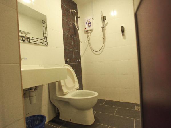 HOTEL PREMIUM : photo 2 de la chambre chambre triple