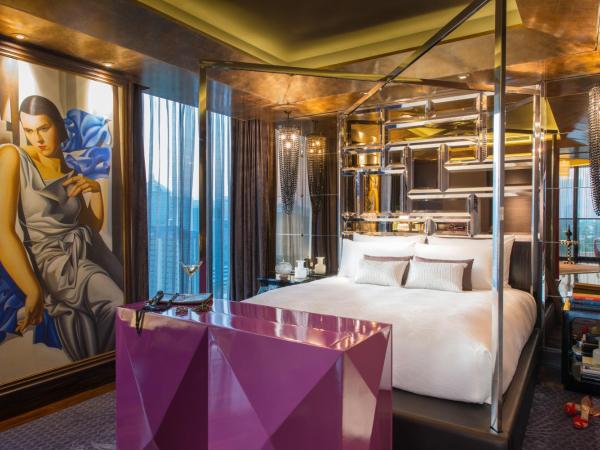 Hotel Indigo Bangkok Wireless Road, an IHG Hotel : photo 9 de la chambre suite 1 chambre lit king-size avec vue sur le jardin