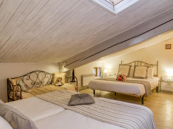 Hotel Boquier : photo 1 de la chambre chambre double ou lits jumeaux - accès par escalier