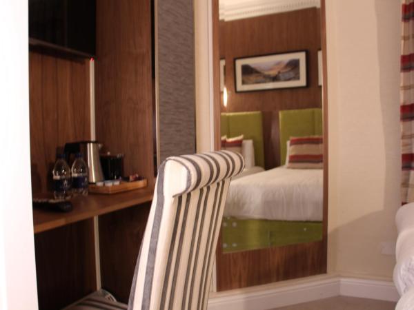 Cheshire Hotel Central London : photo 7 de la chambre chambre lits jumeaux avec salle de bains privative