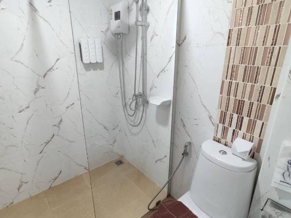 Bann Tawan Hostel Chiang Rai : photo 2 de la chambre chambre lits jumeaux deluxe