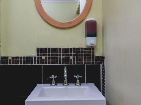 Royal Derby Hotel : photo 6 de la chambre chambre double avec salle de bains commune