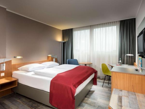 Ramada by Wyndham Hannover Messe : photo 5 de la chambre chambre standard - 1 lit queen-size