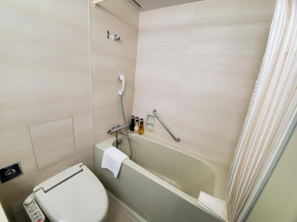 Grand Prince Hotel Hiroshima : photo 2 de la chambre chambre lit king-size Étage club - non-fumeurs