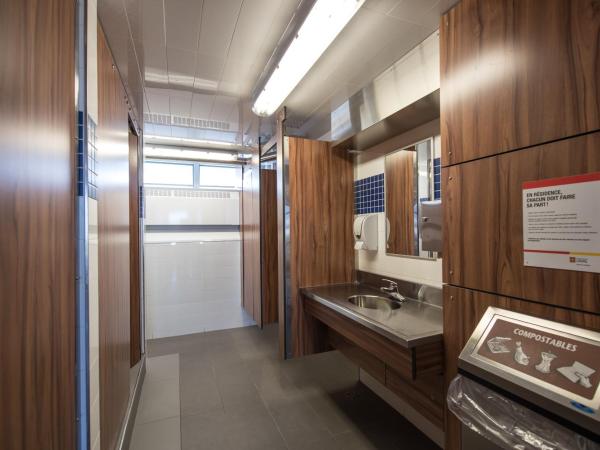 Résidences Université Laval : photo 4 de la chambre chambre double standard avec salle de bains commune