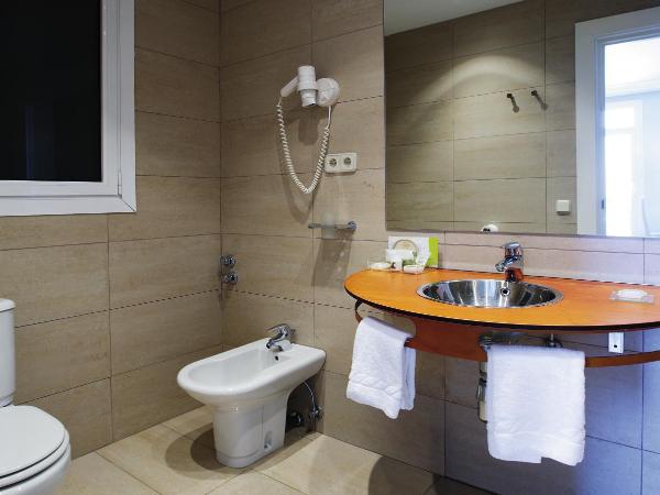 Hotel Niza : photo 3 de la chambre chambre double ou lits jumeaux