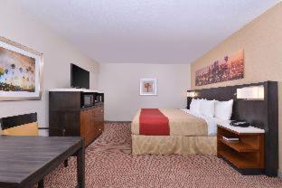 Best Western Royal Palace Inn & Suites : photo 8 de la chambre room #7955237
