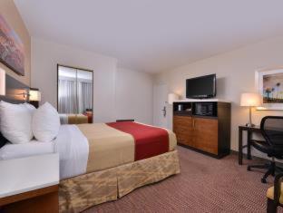 Best Western Royal Palace Inn & Suites : photo 9 de la chambre room #7955237
