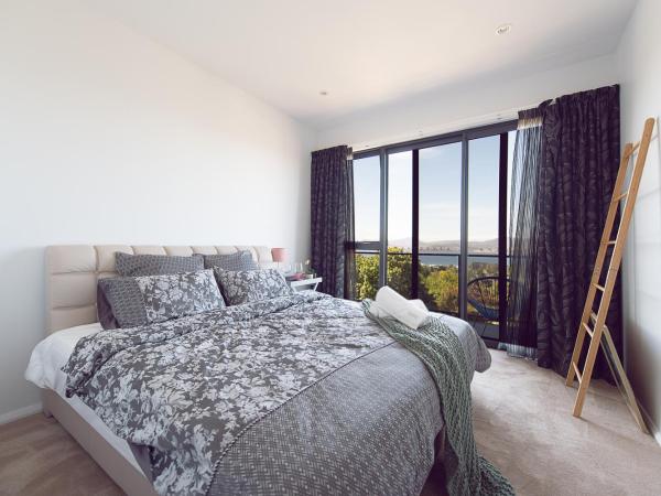 Nature & Relax House, Panoramic sea view, Free parking40 : photo 1 de la chambre chambre lit queen-size avec salle de bains commune