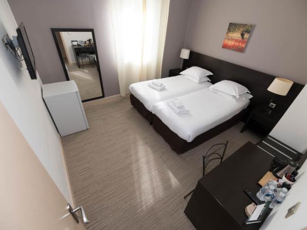 Domaine de la Petite Isle - Luberon : photo 3 de la chambre chambre familiale (4 adultes)