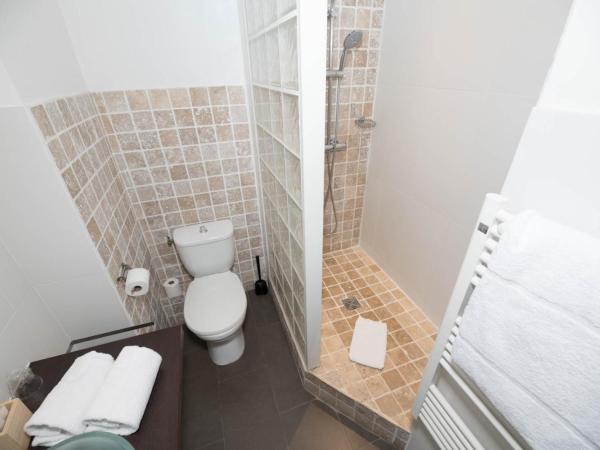 Domaine de la Petite Isle - Luberon : photo 4 de la chambre chambre double - vue sur jardin