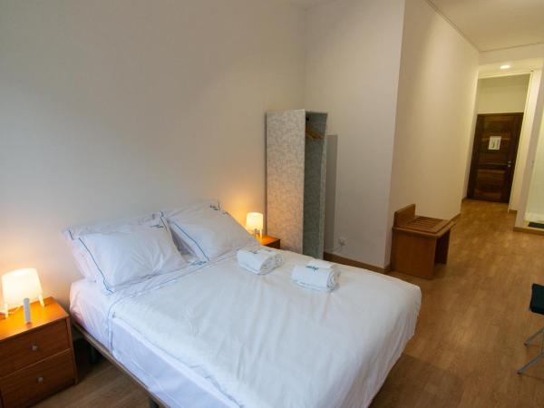 Change The World Hostels - Porto - Santa Catarina : photo 3 de la chambre chambre double avec salle de bains privative