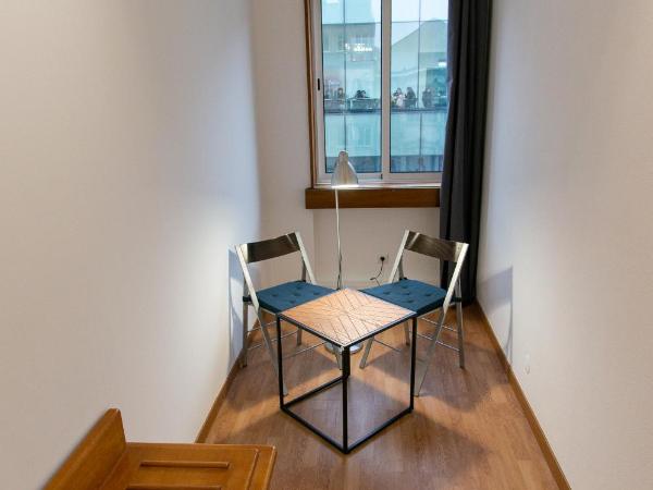 Change The World Hostels - Porto - Santa Catarina : photo 5 de la chambre chambre lits jumeaux avec salle de bains