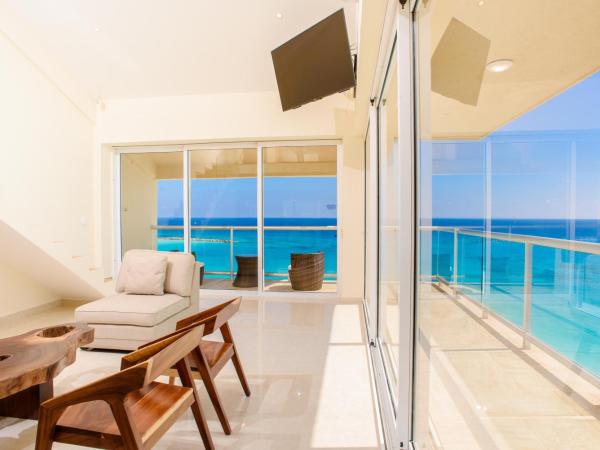 2 Story Oceanfront Penthouses on Cancun Beach! : photo 4 de la chambre penthouse