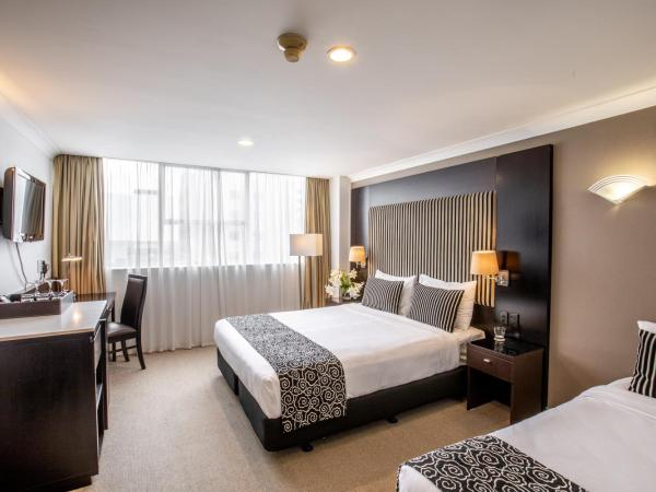 Mercure Wellington Abel Tasman Hotel : photo 5 de la chambre chambre supérieure avec 2 lits doubles et climatisation