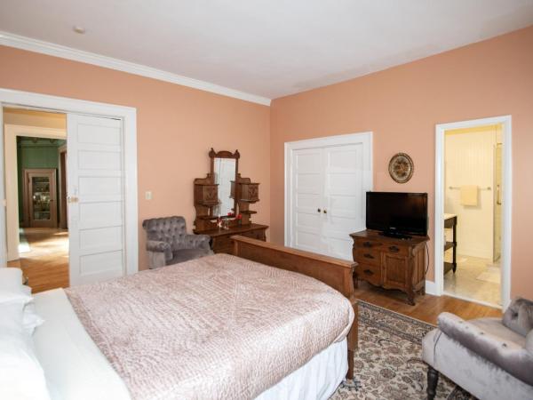 Looking Glass Inn : photo 3 de la chambre queen room (portrait)