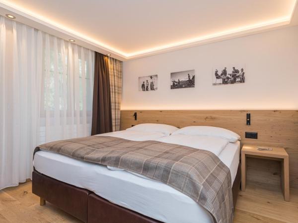 Hotel Bella Vista Zermatt : photo 2 de la chambre chambre double ou lits jumeaux basique avec balcon - vue sur cervin