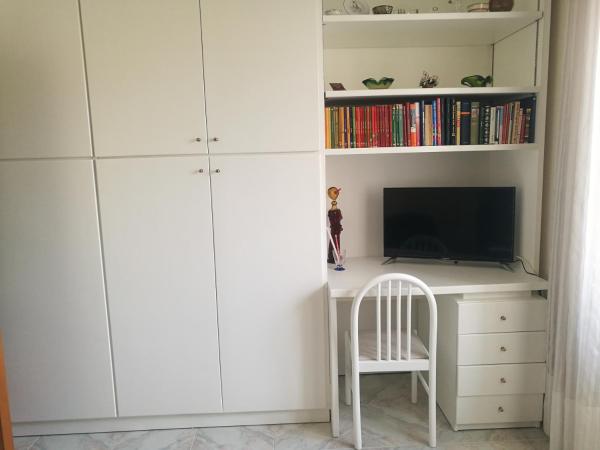 Antoniet : photo 4 de la chambre chambre lits jumeaux avec salle de bains privative séparée