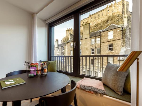 Wilde Aparthotels Edinburgh Grassmarket : photo 3 de la chambre appartement 1 chambre lits jumeaux - vue sur château