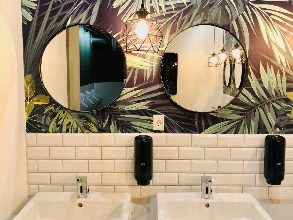 Urban Camper Hostel & Bar : photo 2 de la chambre lit dans tente mixte de 4 lits