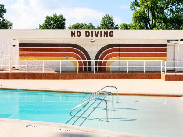 The Dive Motel and Swim Club : photo 1 de la chambre suite lit king-size avec piscine