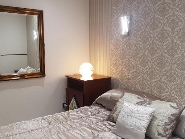 Nuovo Hotel Sangiuliano : photo 3 de la chambre chambre double ou lits jumeaux supérieure avec terrasse