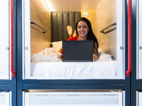 Kapsuła Hostel Warszawa : photo 8 de la chambre chambre simple - niveau supérieur