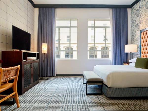 Kimpton Hotel Monaco Denver, an IHG Hotel : photo 1 de la chambre chambre lit king-size essentielle avec douche à l'italienne