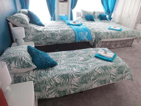 The Salendine : photo 5 de la chambre family room with private bathroom and private balcony