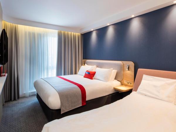 Holiday Inn Express Belfast City, an IHG Hotel : photo 6 de la chambre standard double room with sofabed