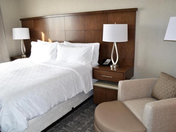 Staybridge Suites - Red Deer North, an IHG Hotel : photo 6 de la chambre suite studio queen