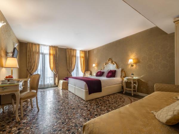 A Tribute To Music Residenza : photo 1 de la chambre chambre familiale triple - vue sur canal