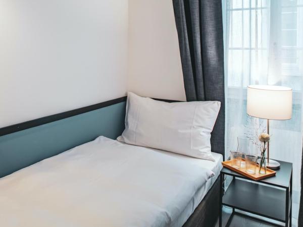 Pop Up Hotel Krone Zürich : photo 9 de la chambre chambre simple Économique avec salle de bains commune