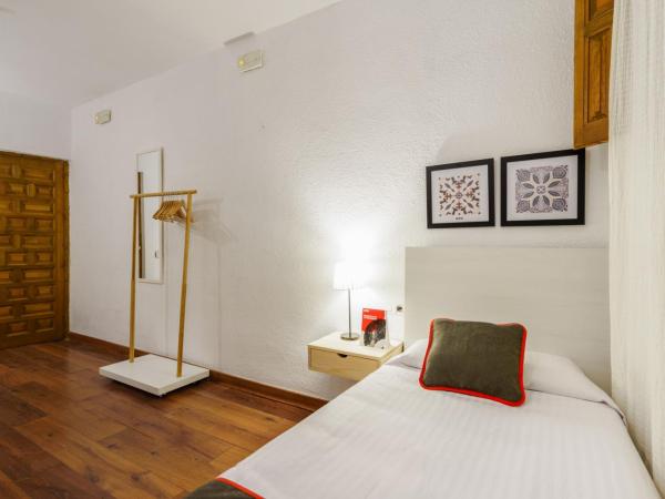 Hostal Austria : photo 6 de la chambre chambre triple