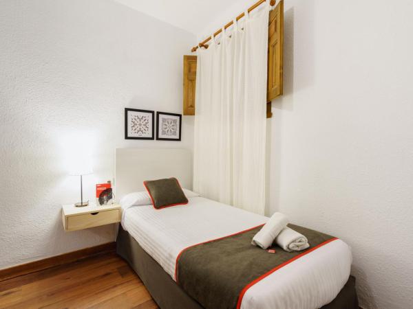 Hostal Austria : photo 5 de la chambre chambre triple