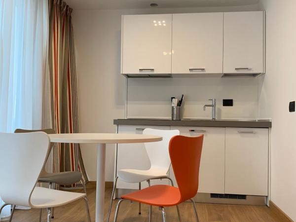 BB Hotels Aparthotel Isola : photo 2 de la chambre studio