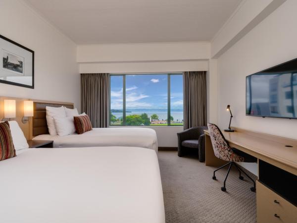 Novotel Rotorua Lakeside : photo 2 de la chambre chambre lits jumeaux supérieure avec 2 lits doubles - vue sur lac